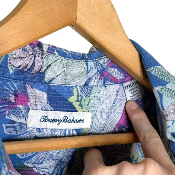 Tommy Bahama Button Up Silk Camp Shirt - Picture 4 of 5